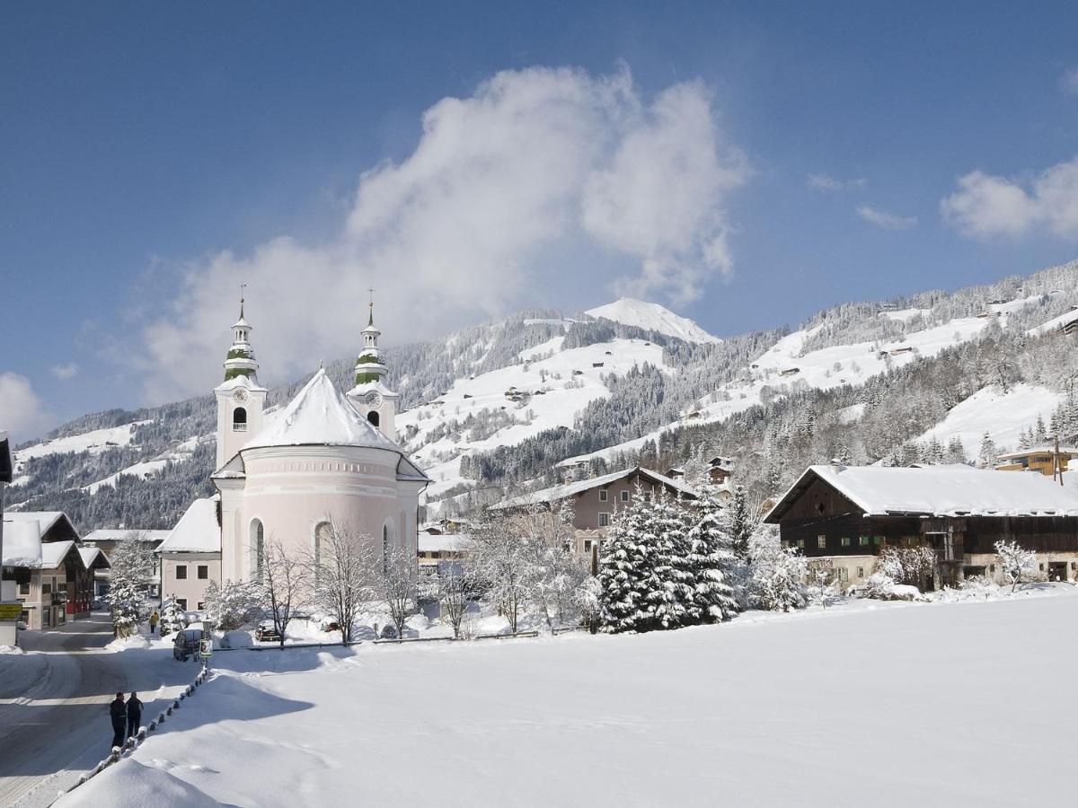 Luxurious Holiday Home With Terrace In Tyrol بريكسن ام تاله المظهر الخارجي الصورة